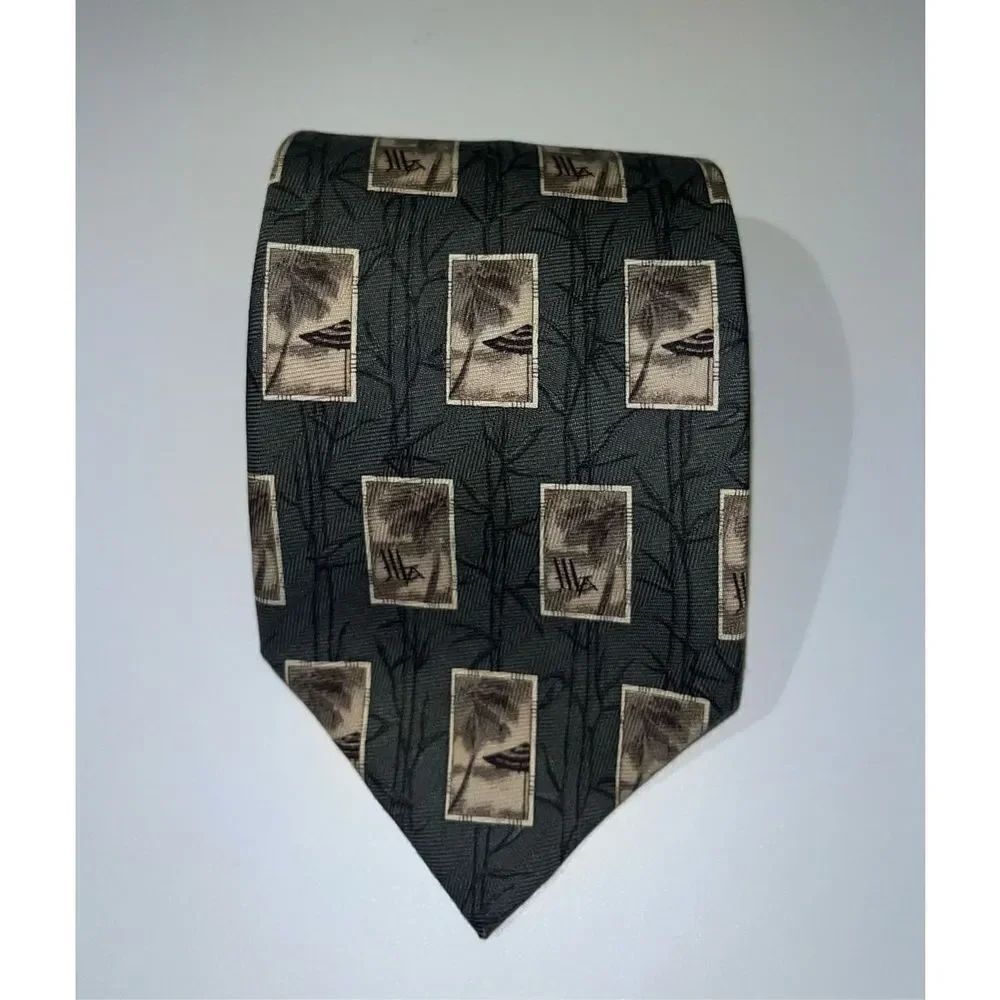 Tommy Bahama tie